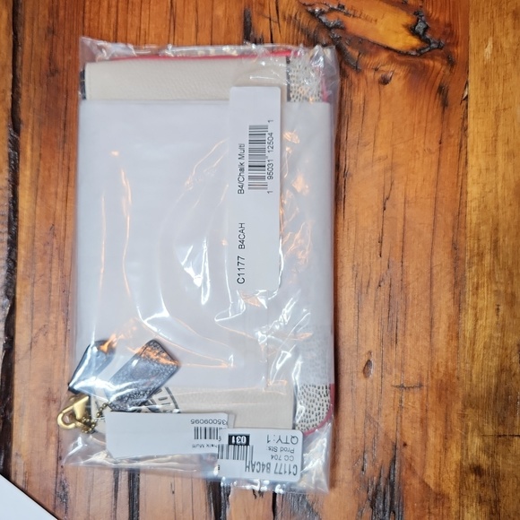 Coach Disney Mickey Mouse X Keith Haring Small Wristlet - NWT - Picture 9 of 9